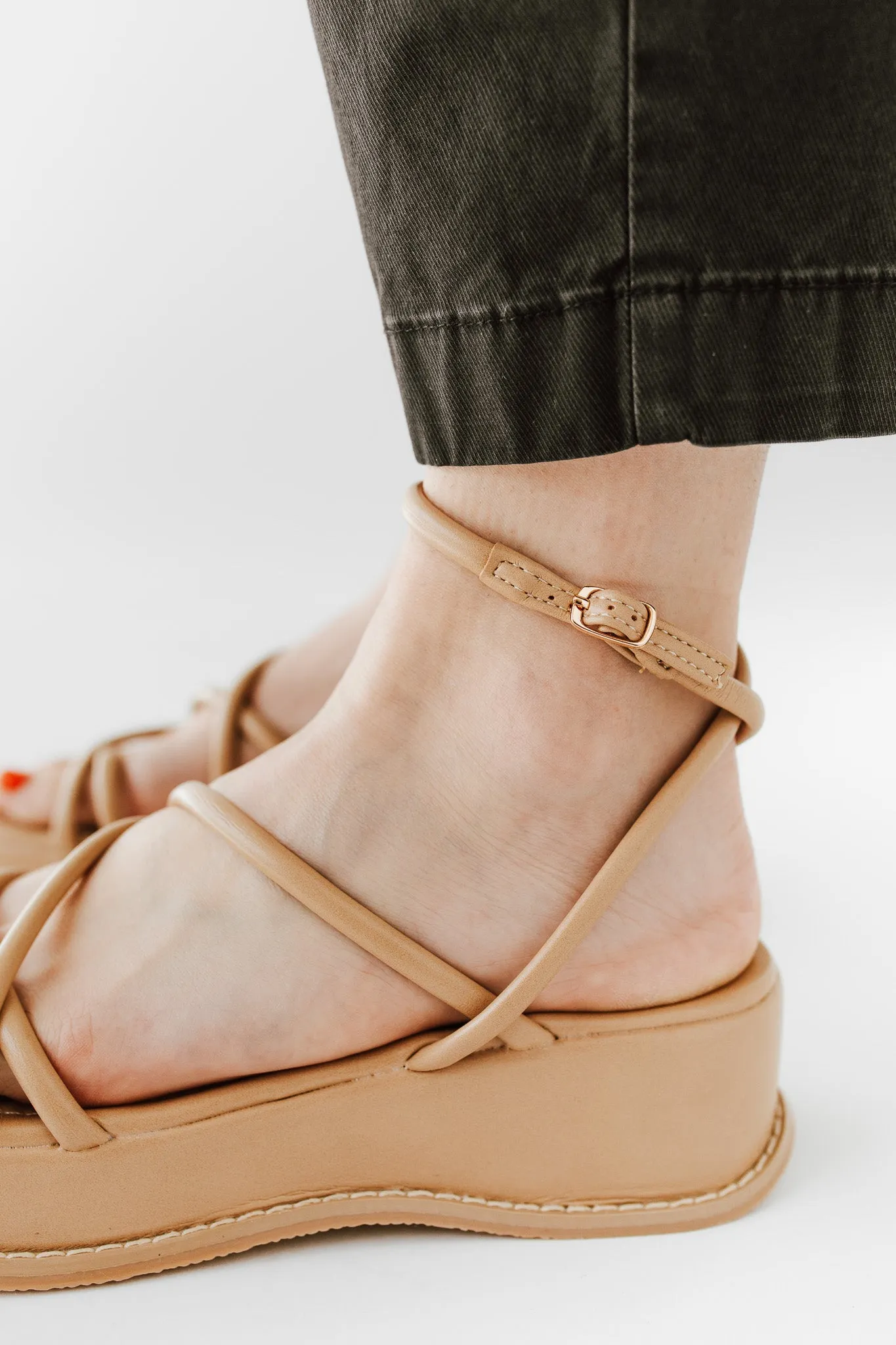 Chinese Laundry: Clairo Smooth Platform Sandal in Sand