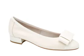 FABUCCI Cream Leather Ballet Flat with Bow