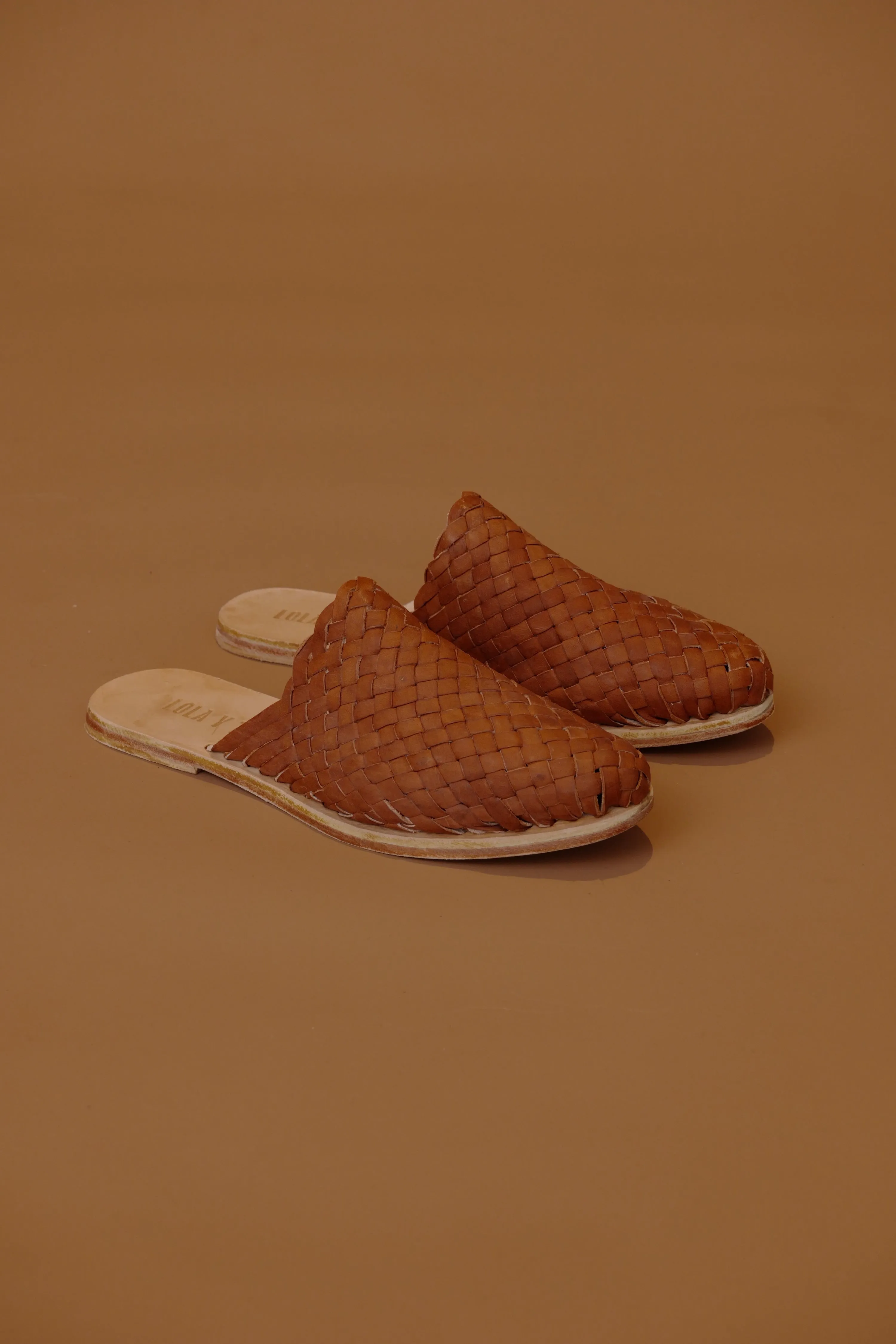 HAND WOVEN LEATHER SLIDES // CAMEL