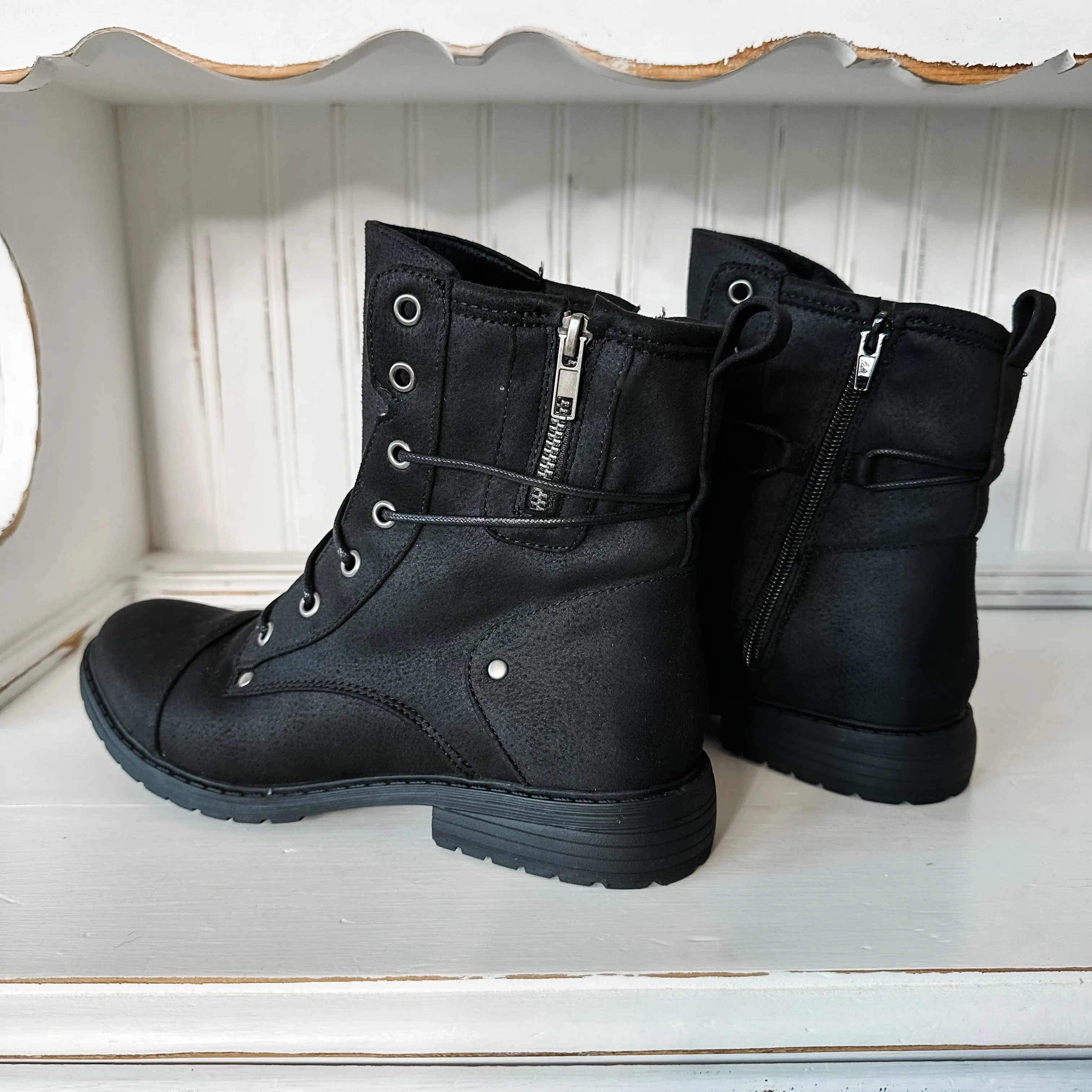 Kenia Boots - Black