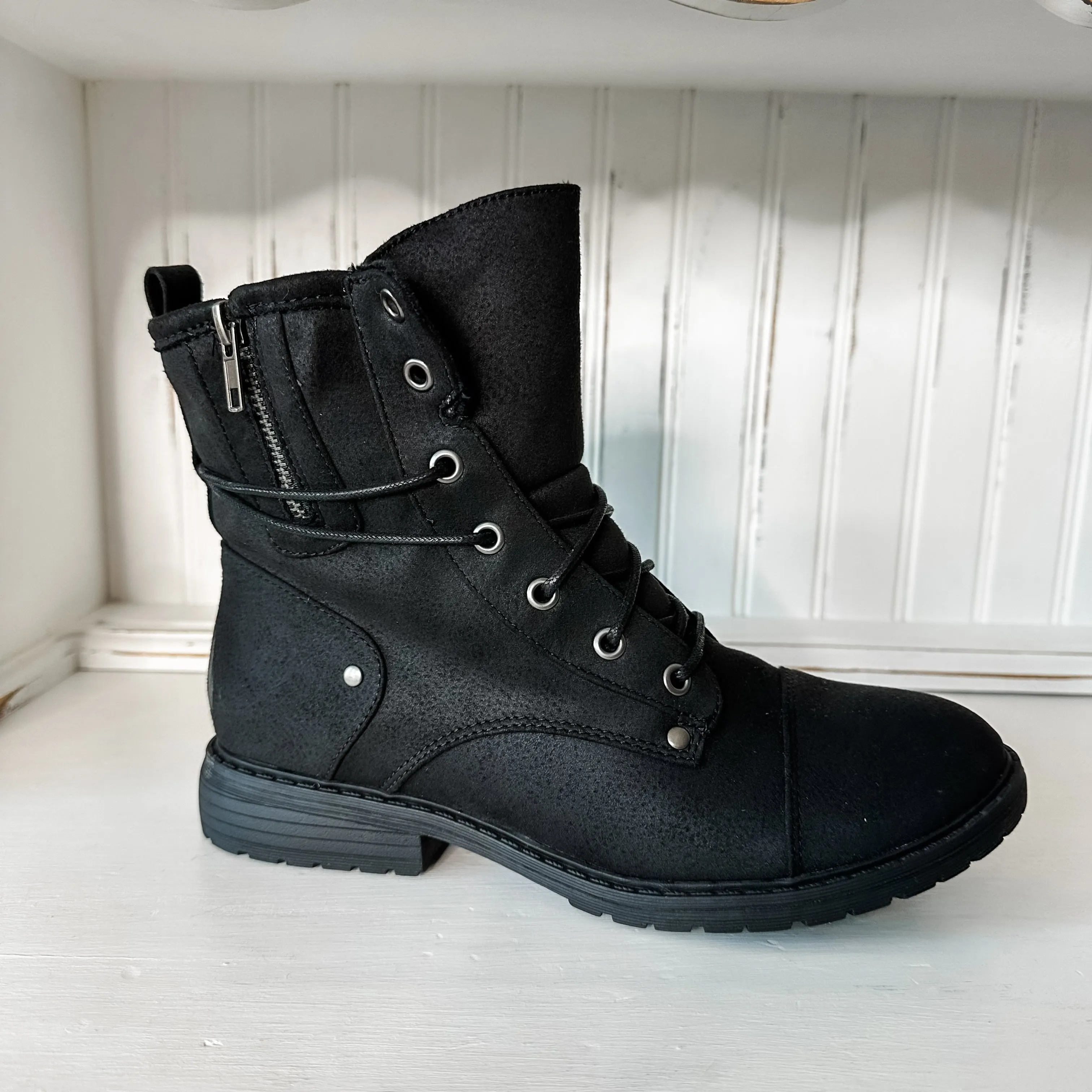 Kenia Boots - Black