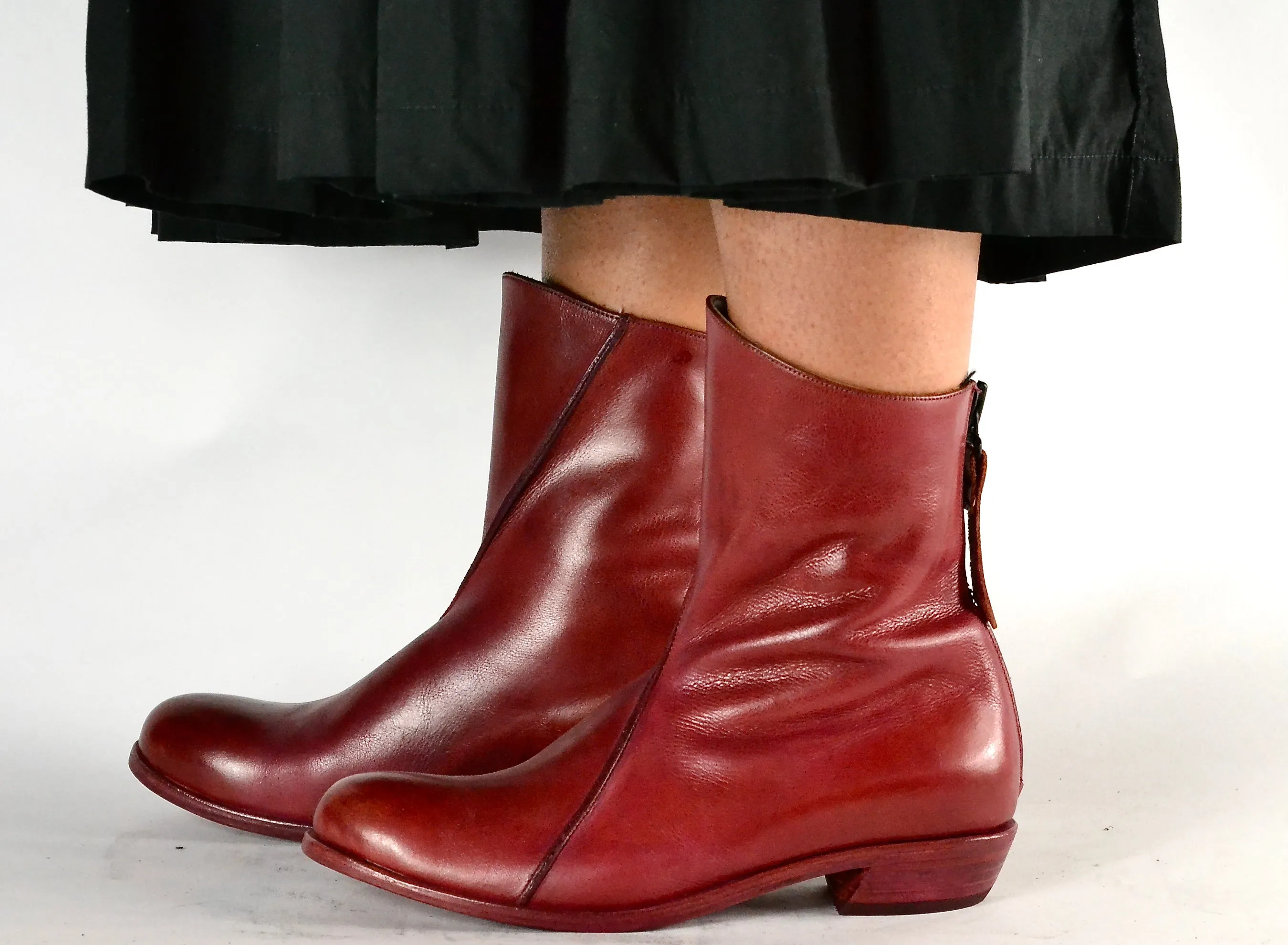 Zip back boot in pomegranate | Calf