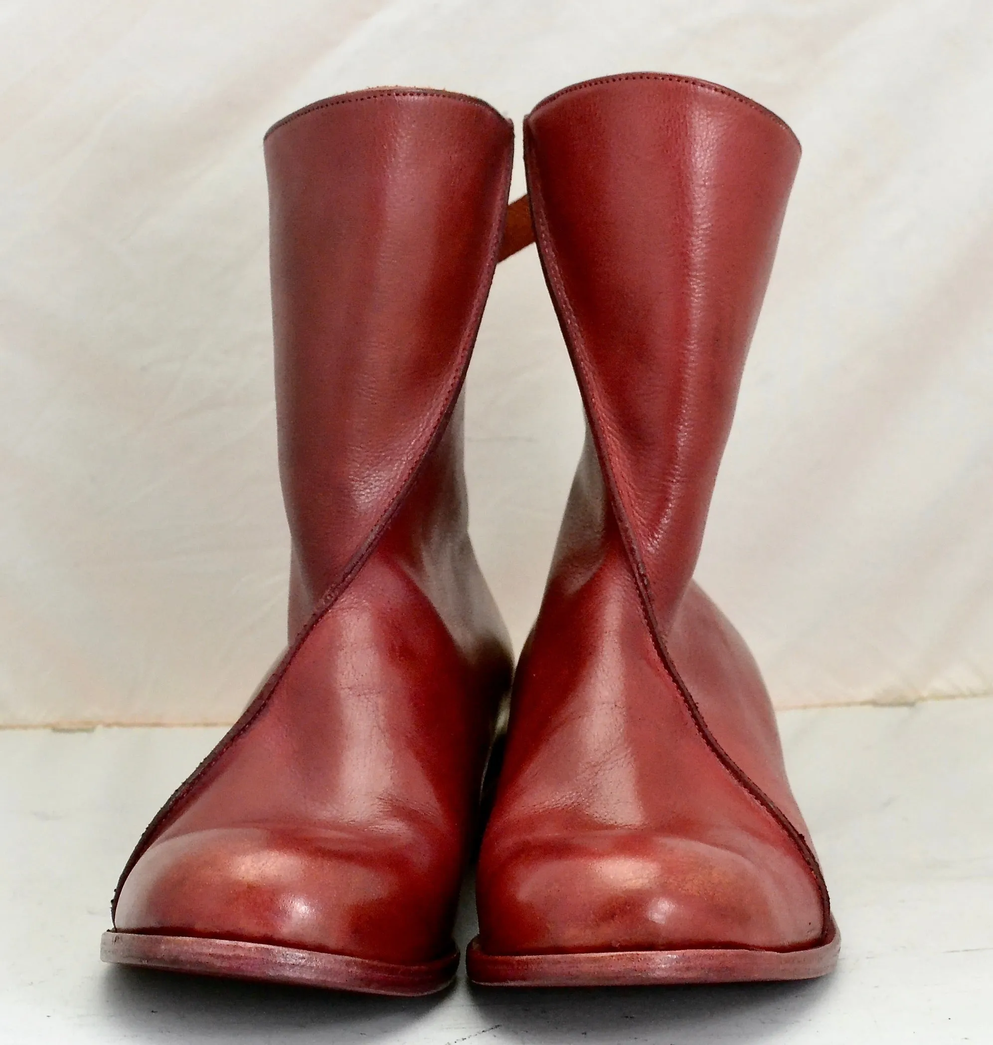 Zip back boot in pomegranate | Calf